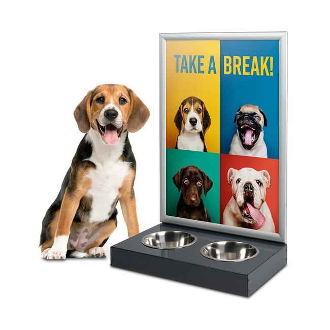 Honden voer-en-waterbak display